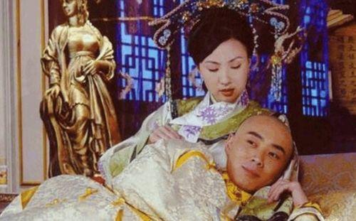 穿书成妃子吃瓜,妃子视角下的宫廷秘闻大揭秘